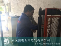 遠赴內蒙阿拉善調試力學試驗機