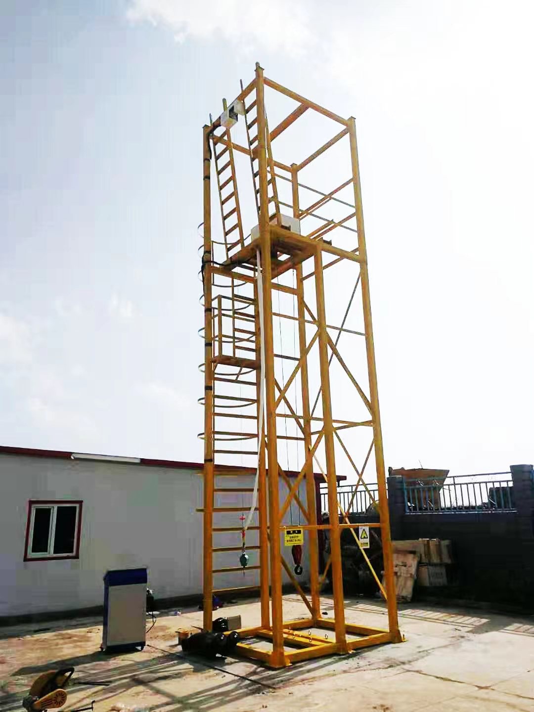 安全帶綜合測試機(jī)現(xiàn)場圖